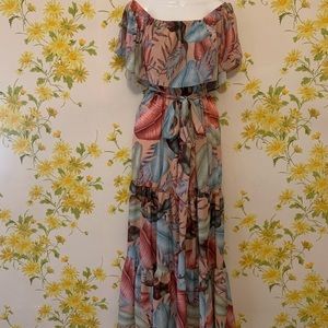 Off the shoulders maxi dress size S